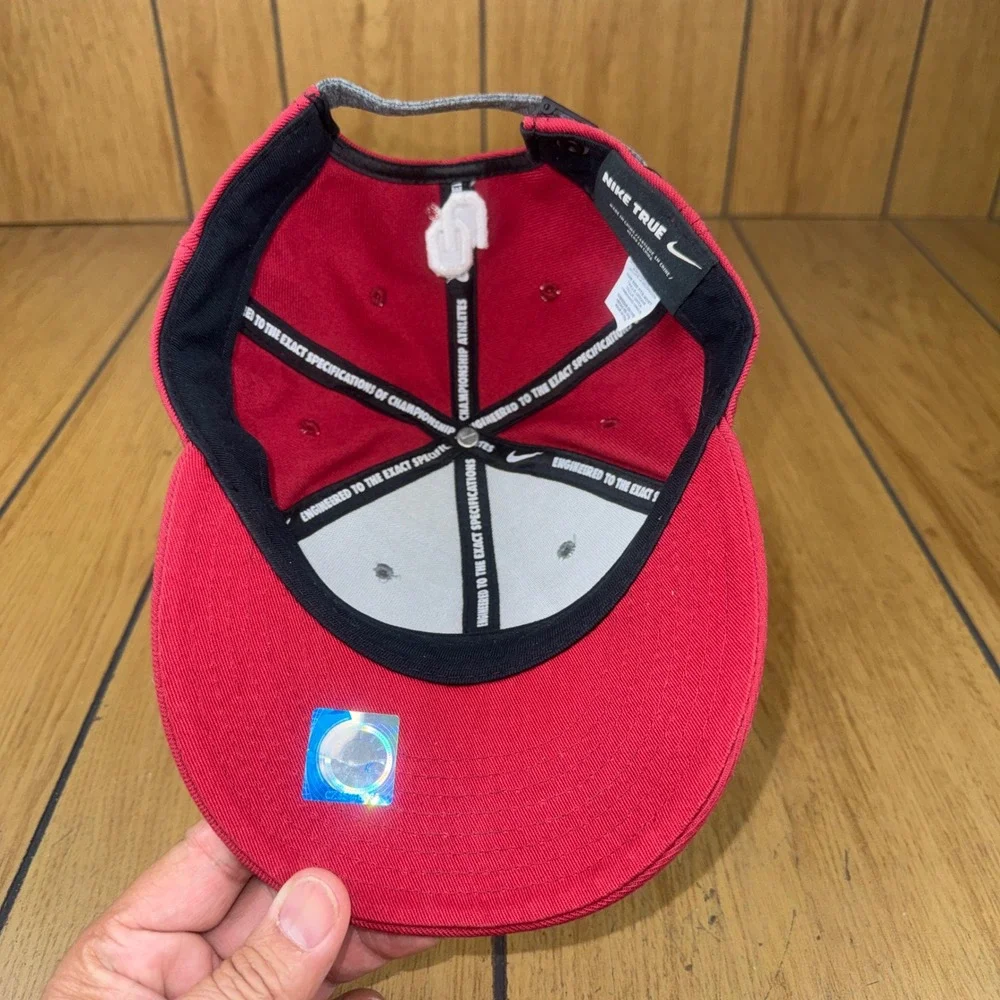Nike True Oklahoma Sooners‎ OU Red Grey Baseball Cap Hat One Size Fits Most
